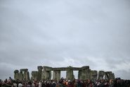 Thousands Greet the Sun at Stonehenge Solstice Celebration