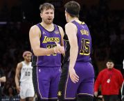 NBA: Denver trop fort pour Golden State même sans Jokic, les Lakers dominent 