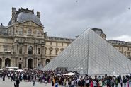 Louvre Closes Gallery Due to Structural Weakness