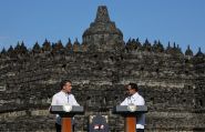 Macron scelle un «nouveau partenariat culturel» avec l’Indonésie depuis le temple de Borobudur