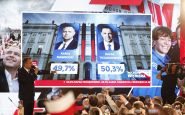 Présidentielle en Pologne: les deux rivaux au coude à coude au 2nd tour
