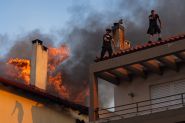 En pleine canicule, la Grèce frappée par de multiples incendies