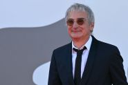À Venise, Olivier Assayas dévoile «Le Mage du Kremlin», un film au financement semé d’embûches