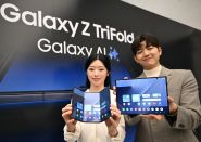 Samsung présente son premier téléphone pliable en trois