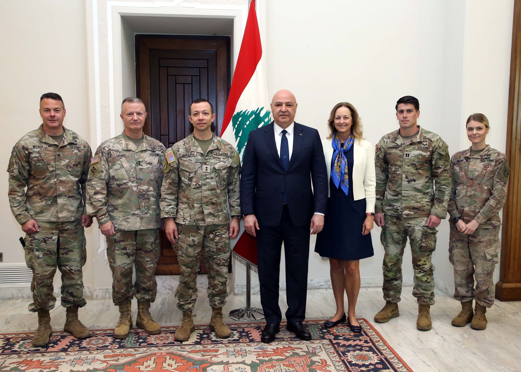 Le président Aoun appelle à relancer le Comité de surveillance