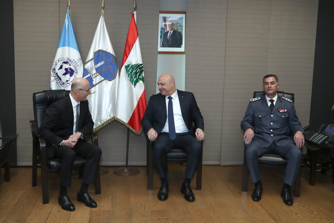 Aoun en visite auprès des forces de sécurité: Pour l’indépendance des institutions sécuritaires 