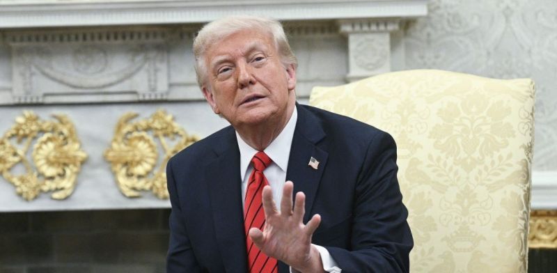 Trump Says “I Don’t Know” if He Must Uphold the U.S. Constitution