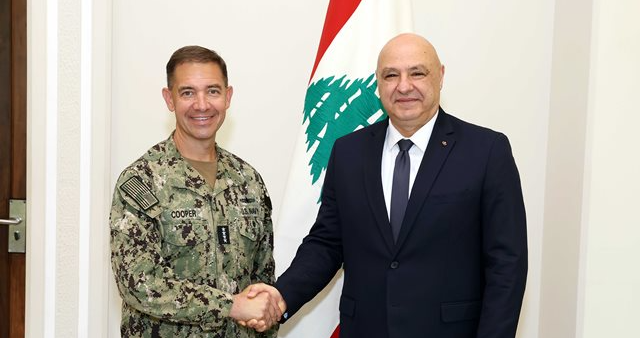 Aoun salue la coopération avec les États-Unis à l'issue d'une rencontre avec le chef du Centcom