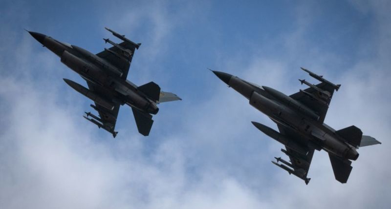 Israeli Air Raids Pound Deir Seryane, Casualties Confirmed