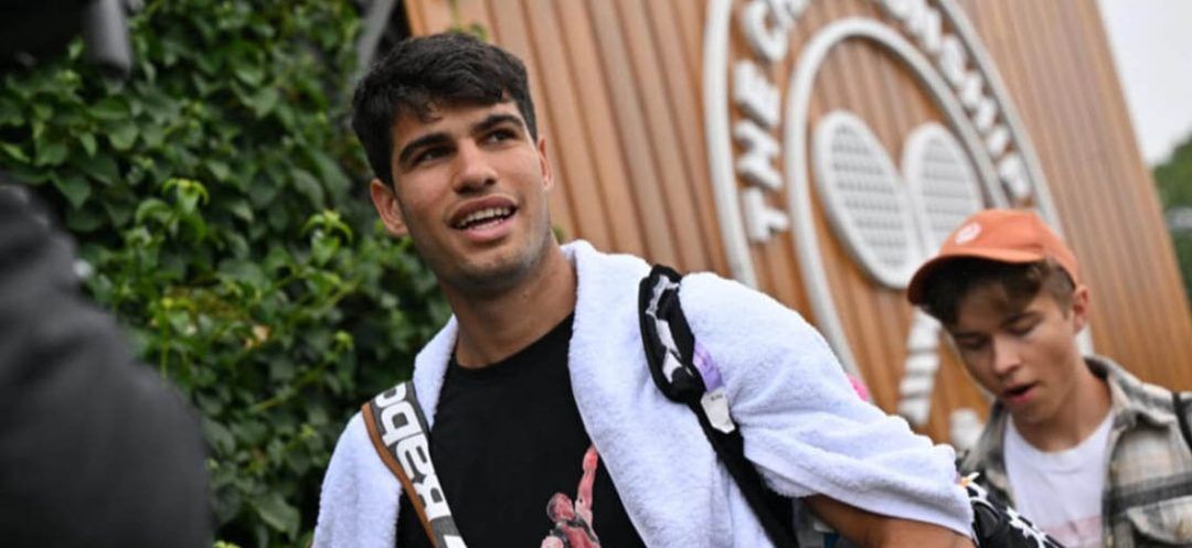 Alcaraz Starts Wimbledon Title Defense Against Dreadlocked Estonian