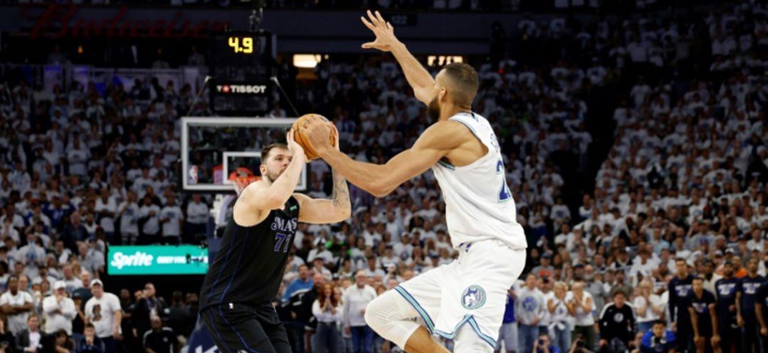 Doncic Drills Game-Winner as Mavs Edge T'Wolves for 2-0 NBA Series Lead