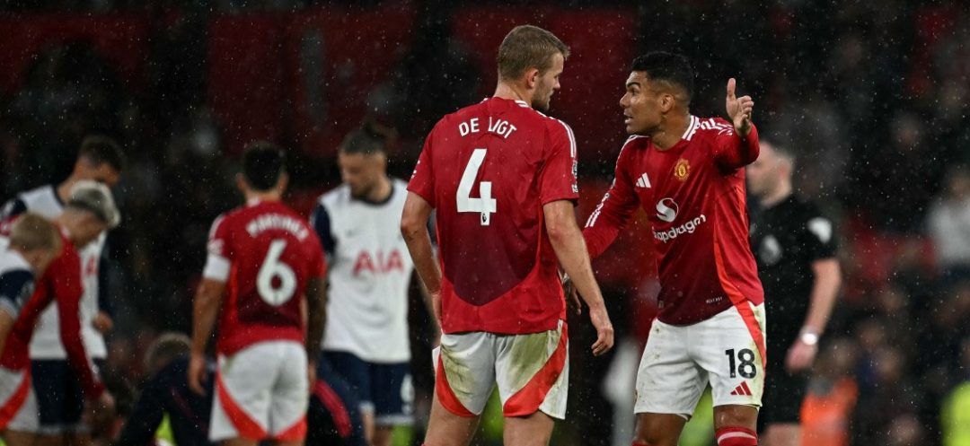 Tottenham Beat 10-Man Manchester Utd to Up Pressure on Ten Hag