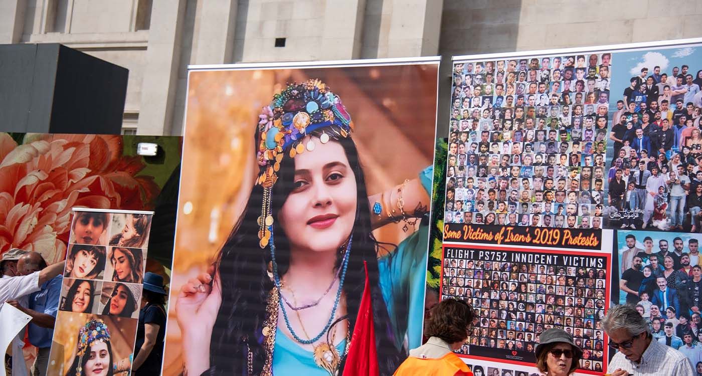 De la liberté au voile imposé, le destin brisé des Iraniennes