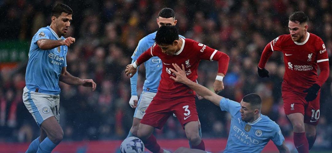 Man City Hold Out for Liverpool Draw to Leave Arsenal Top of Premier League