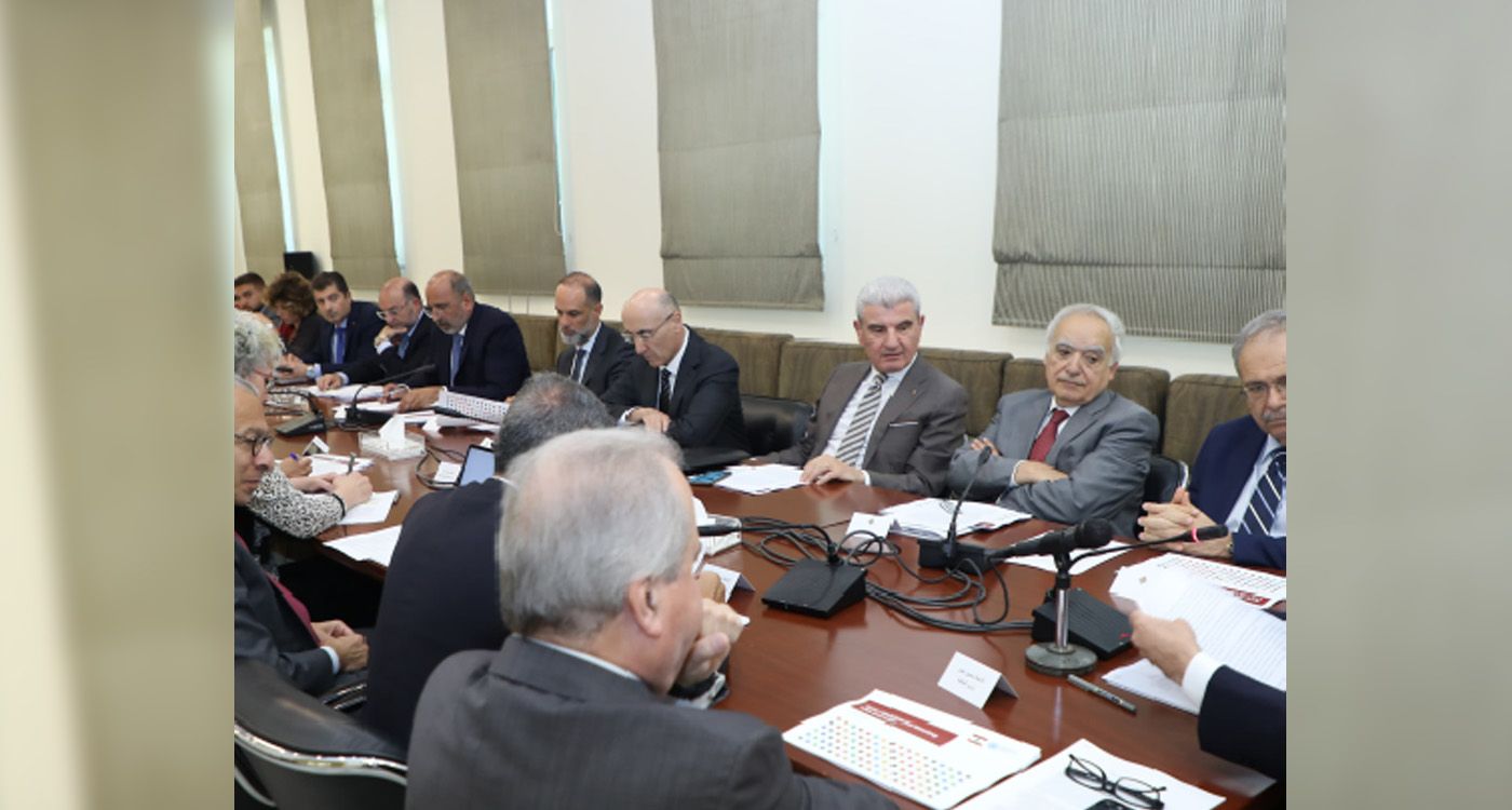 Au Grand Sérail, une réunion consacrée au Fonds de redressement du Liban