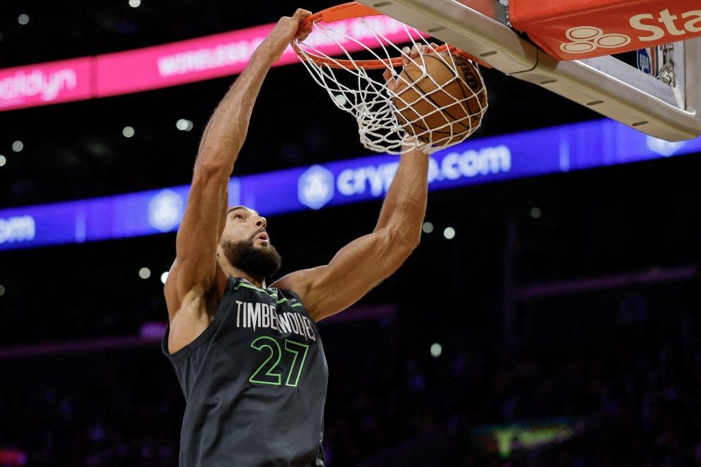 Lakers Dumped Out of Playoffs by Wolves, Rockets Rout Warriors