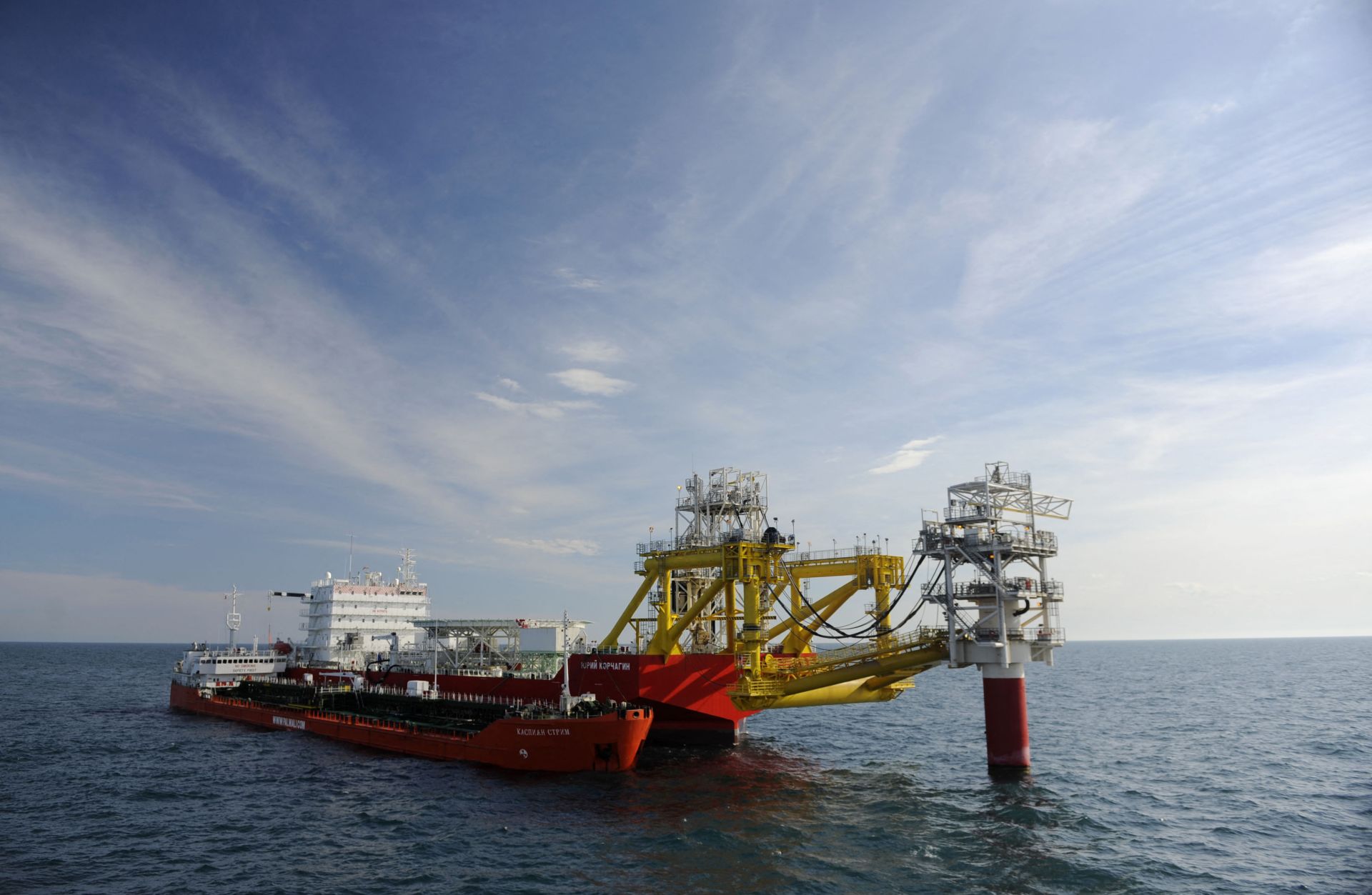 UK Sanctions 135 Oil Tankers of Russia's Shadow Fleet