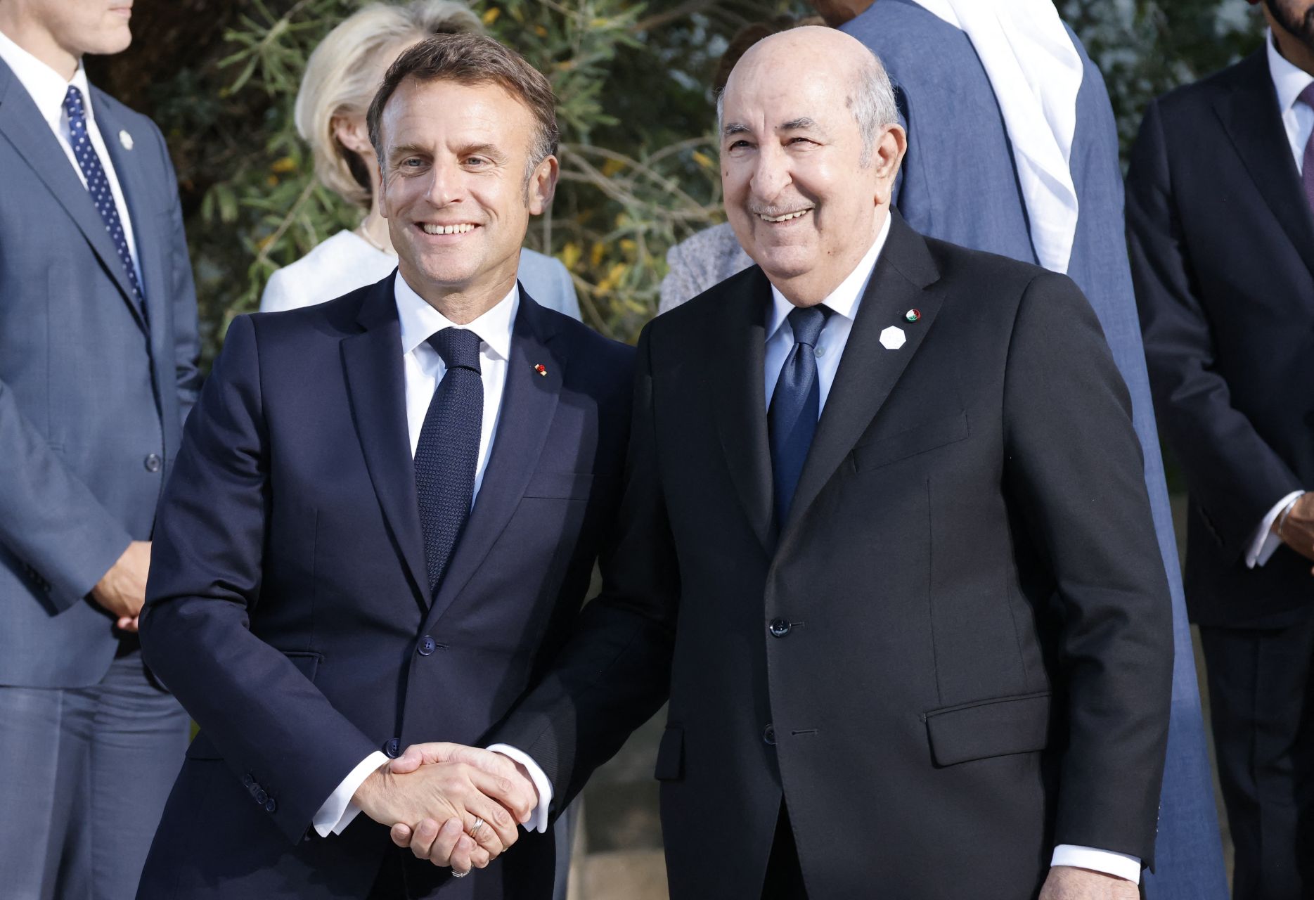 Macron et Tebboune optent pour une relance de la relation franco-algérienne