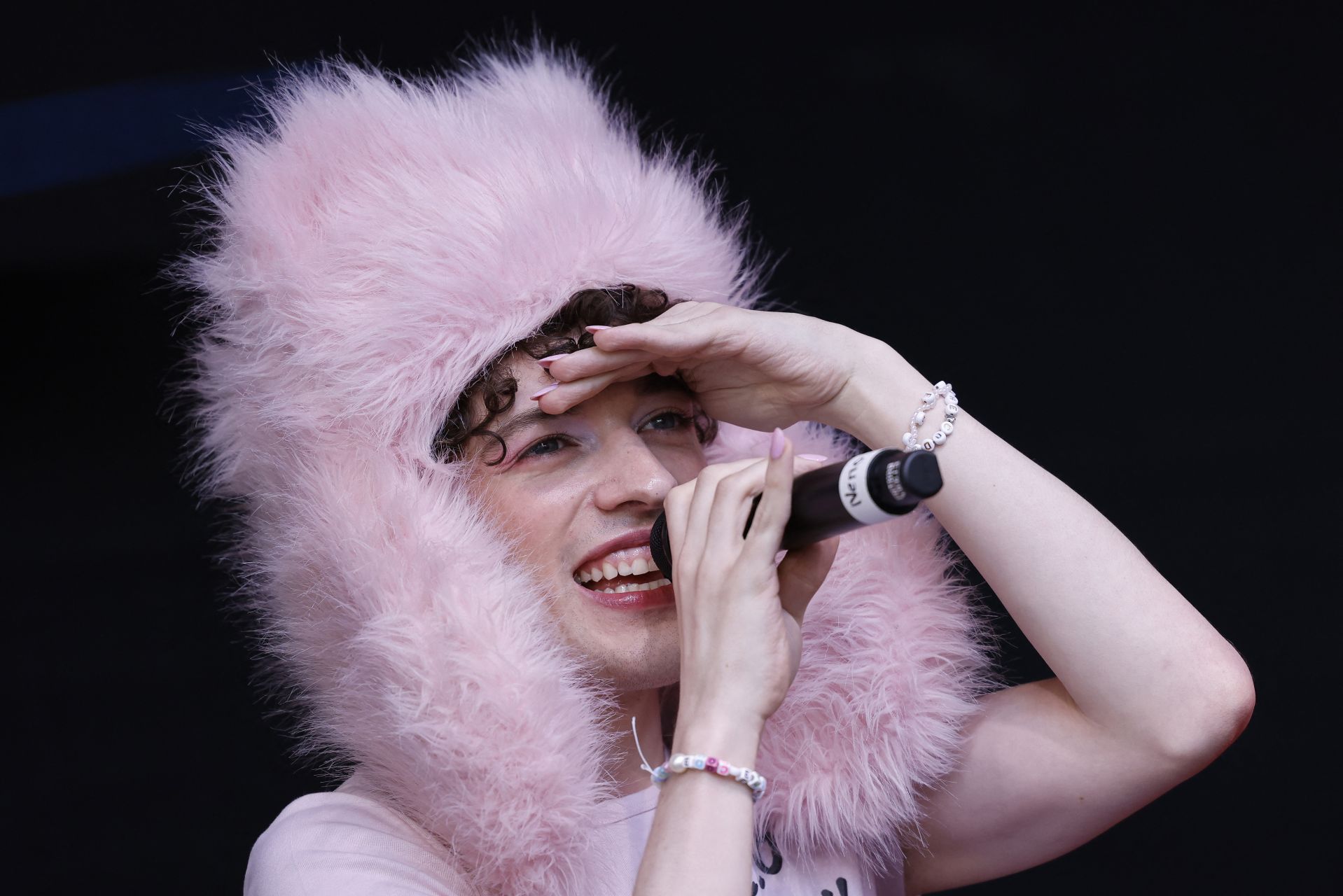 Un défilé haut en couleur lancera dimanche la semaine de l’Eurovision