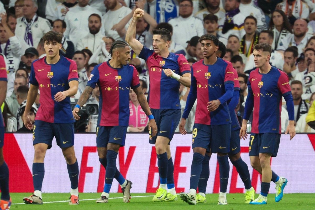 Lewandowski Double as Barca Shred Madrid in La Liga Clasico