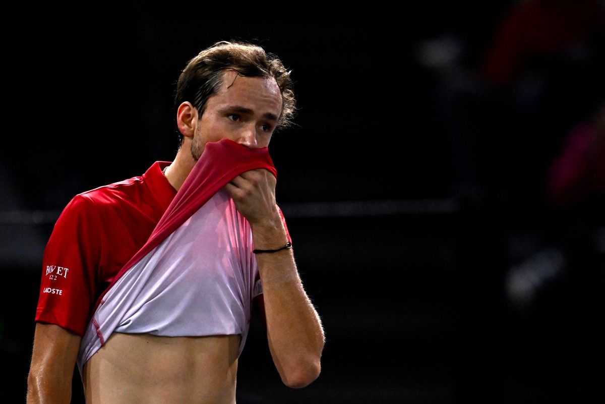 Medvedev Loses to Australian Popyrin at Paris Masters