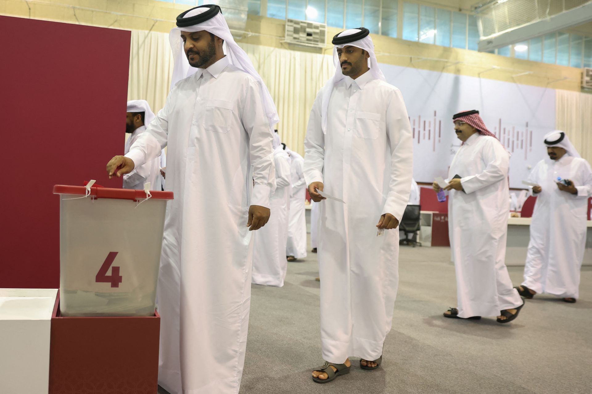 Qataris Vote in Referendum on Scrapping Legislative Elections