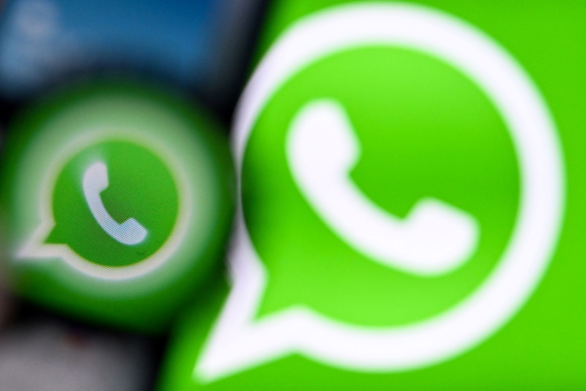  Iran Lifts WhatsApp Ban After Two Years of Restrictions