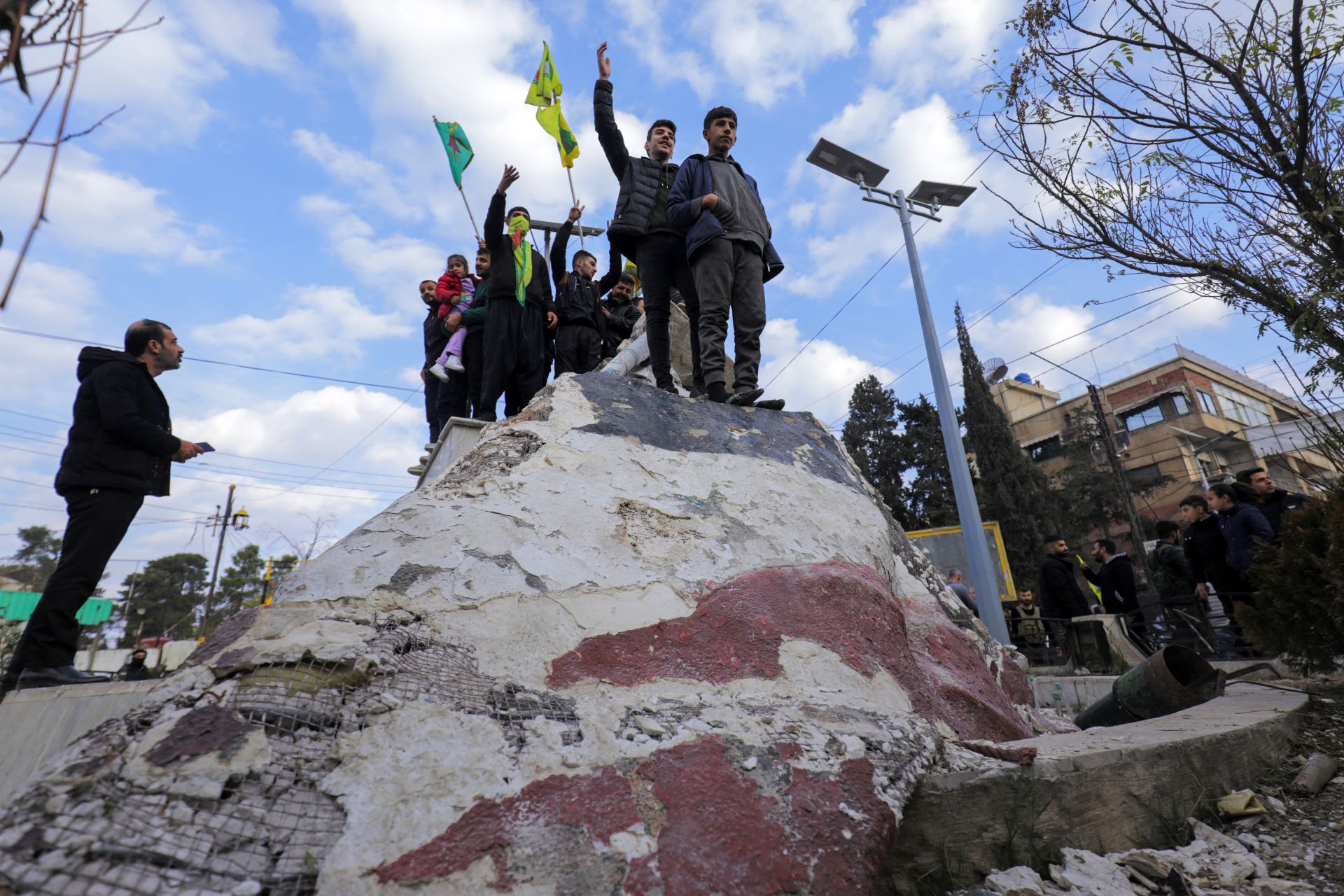 Kurdish Administration Says Adopts Syria's Independence Flag