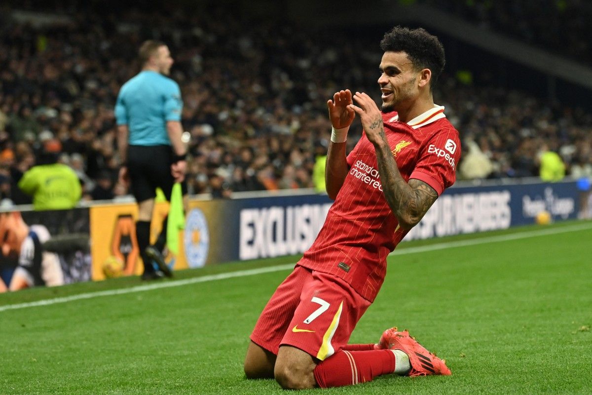 Salah Stars as Rampant Liverpool Hit Spurs for Six