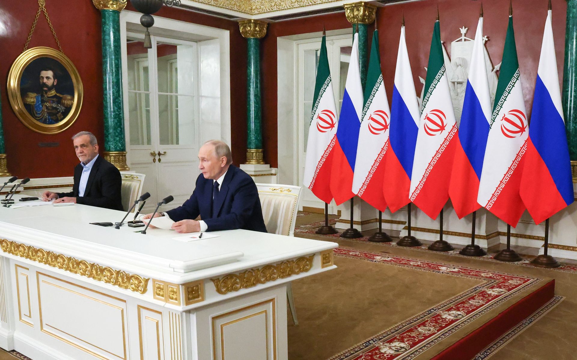 Russia and Iran Harden Military and Trade Ties in New Pact