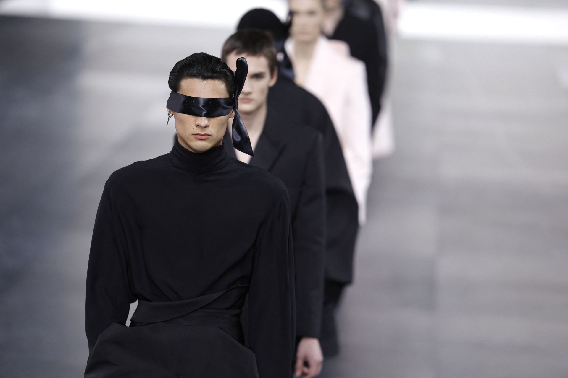 Jonathan Anderson prêt pour ses débuts chez Dior à la Fashion Week de Paris