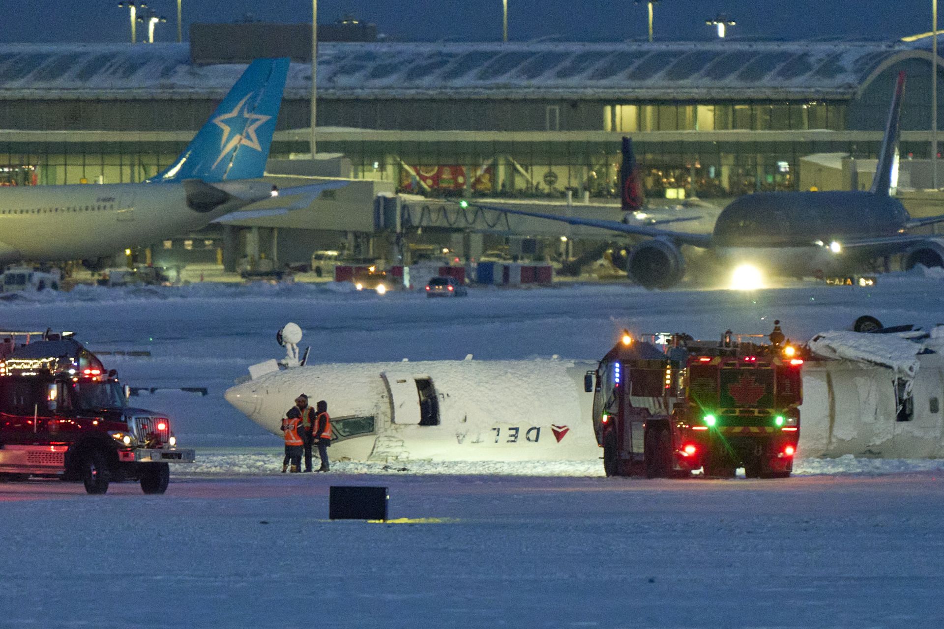 Canada: un avion se retourne à l'atterrissage, 18 blessés