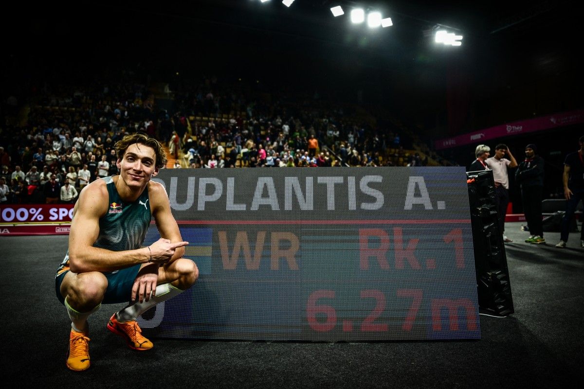 Duplantis Breaks His Own Pole Vault World Record with Leap of 6.27m