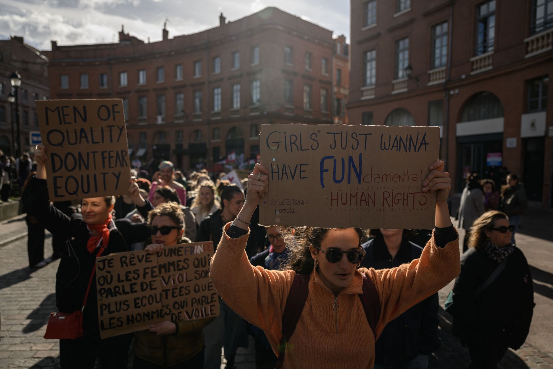 Protesters Rally on International Women’s Day, Fearing Far Right