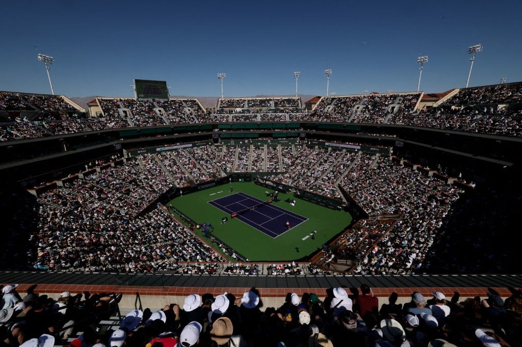 Djokovic Crashes Out at Indian Wells as Alcaraz Sails Through