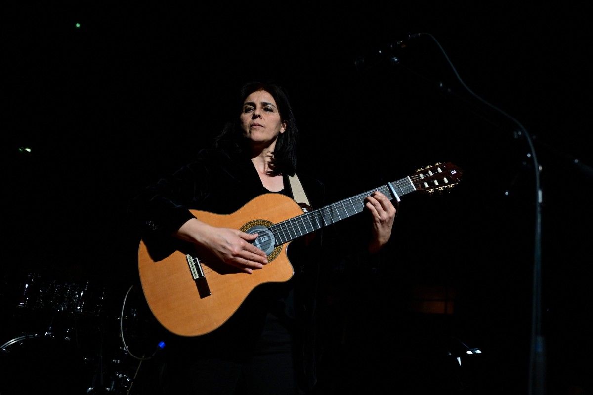 Souad Massi appelle au dialogue entre Paris et Alger