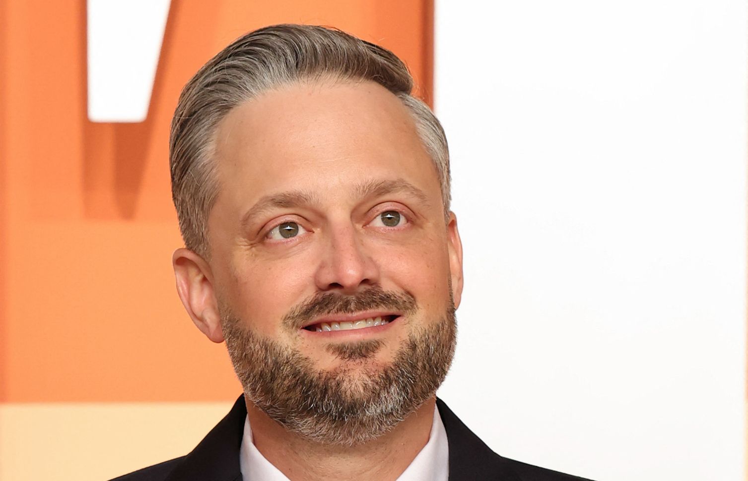 CBS confie les rênes des Emmy Awards à Nate Bargatze