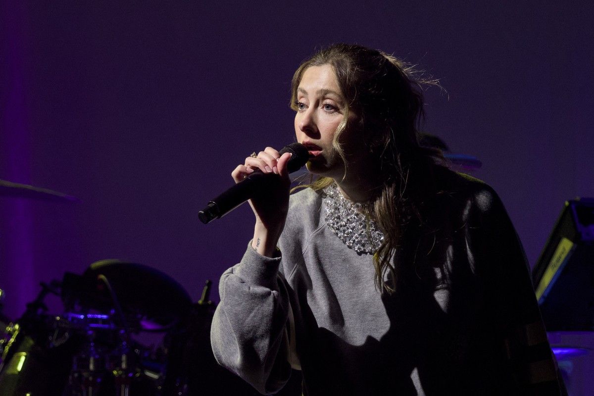 Styleto transforme ses chansons en vlogs aux couleurs pop