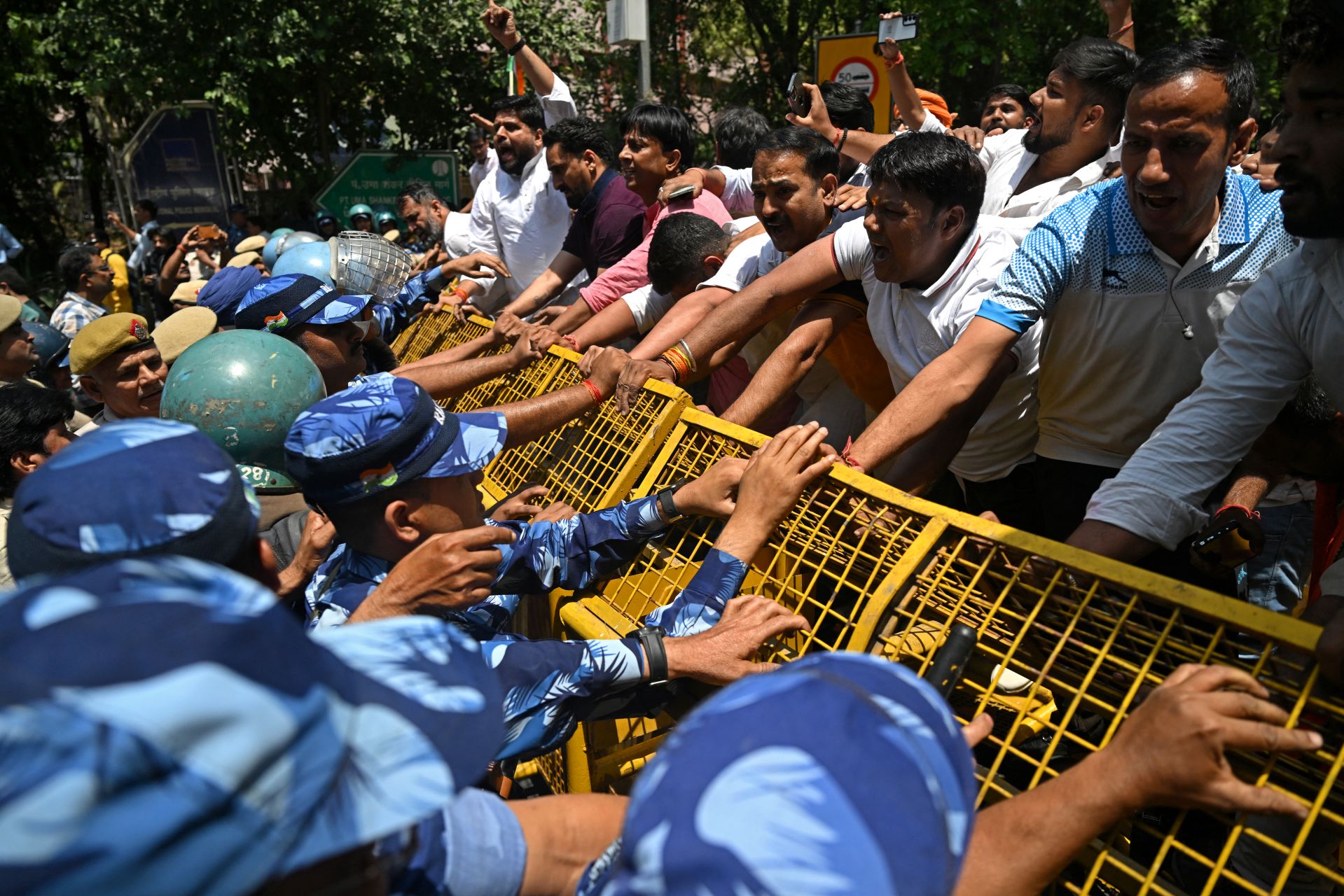 L'Inde, furieuse, prépare sa riposte après l'attentat au Cachemire