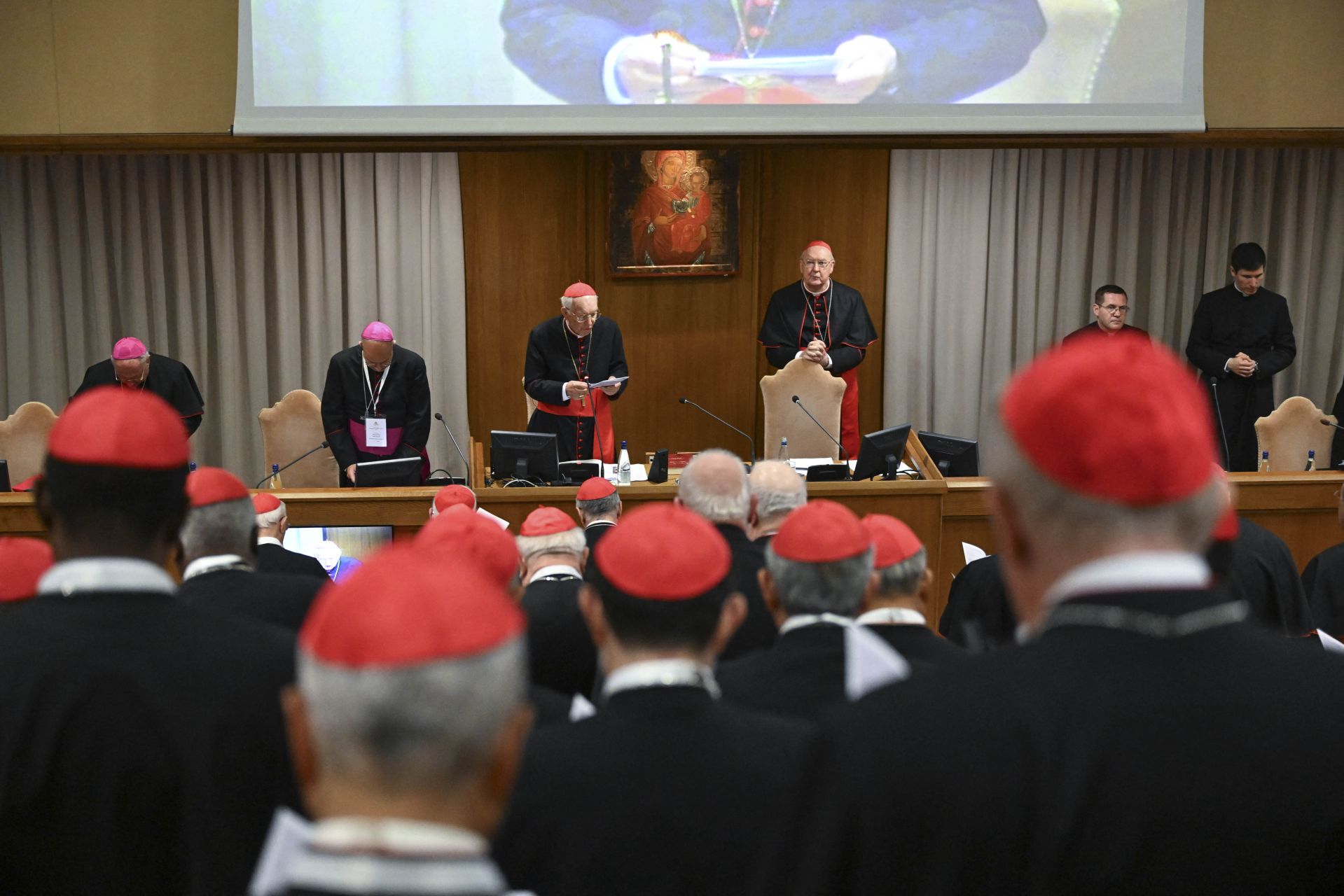 Conclave to Elect New Pope Starts May 7