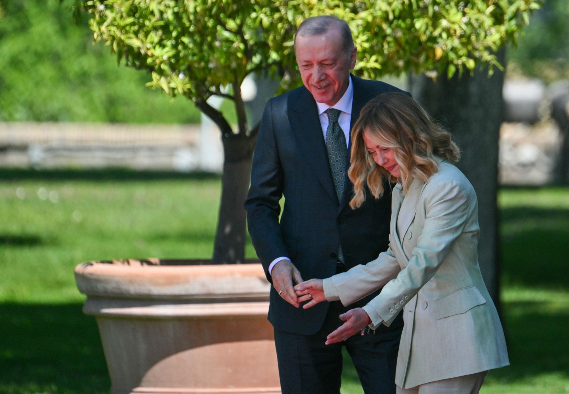 Réunion entre Meloni et Erdogan à Rome pour renforcer les liens