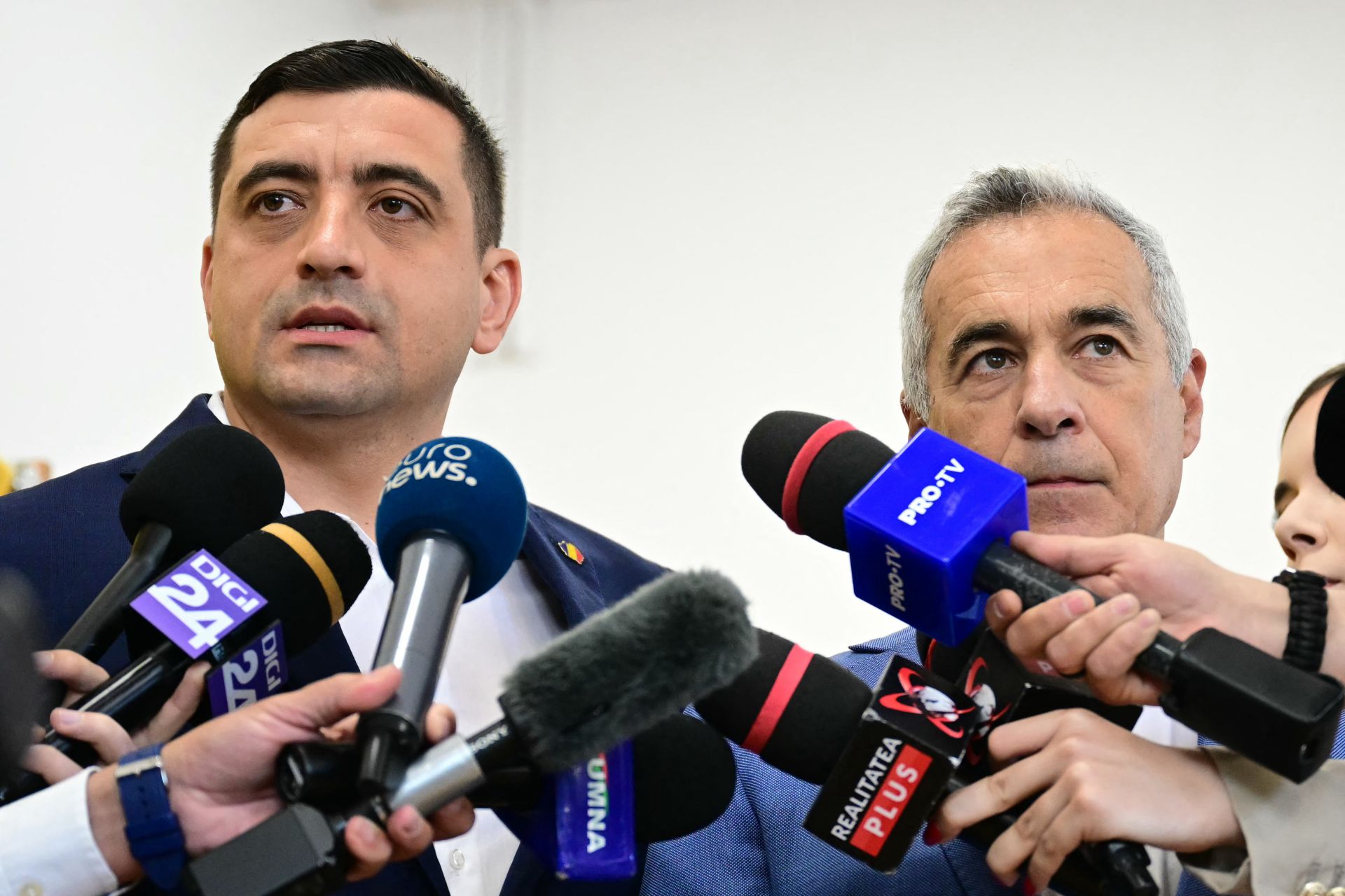 Souverainisme trumpien ou ancrage européen: les Roumains divisés à la présidentielle