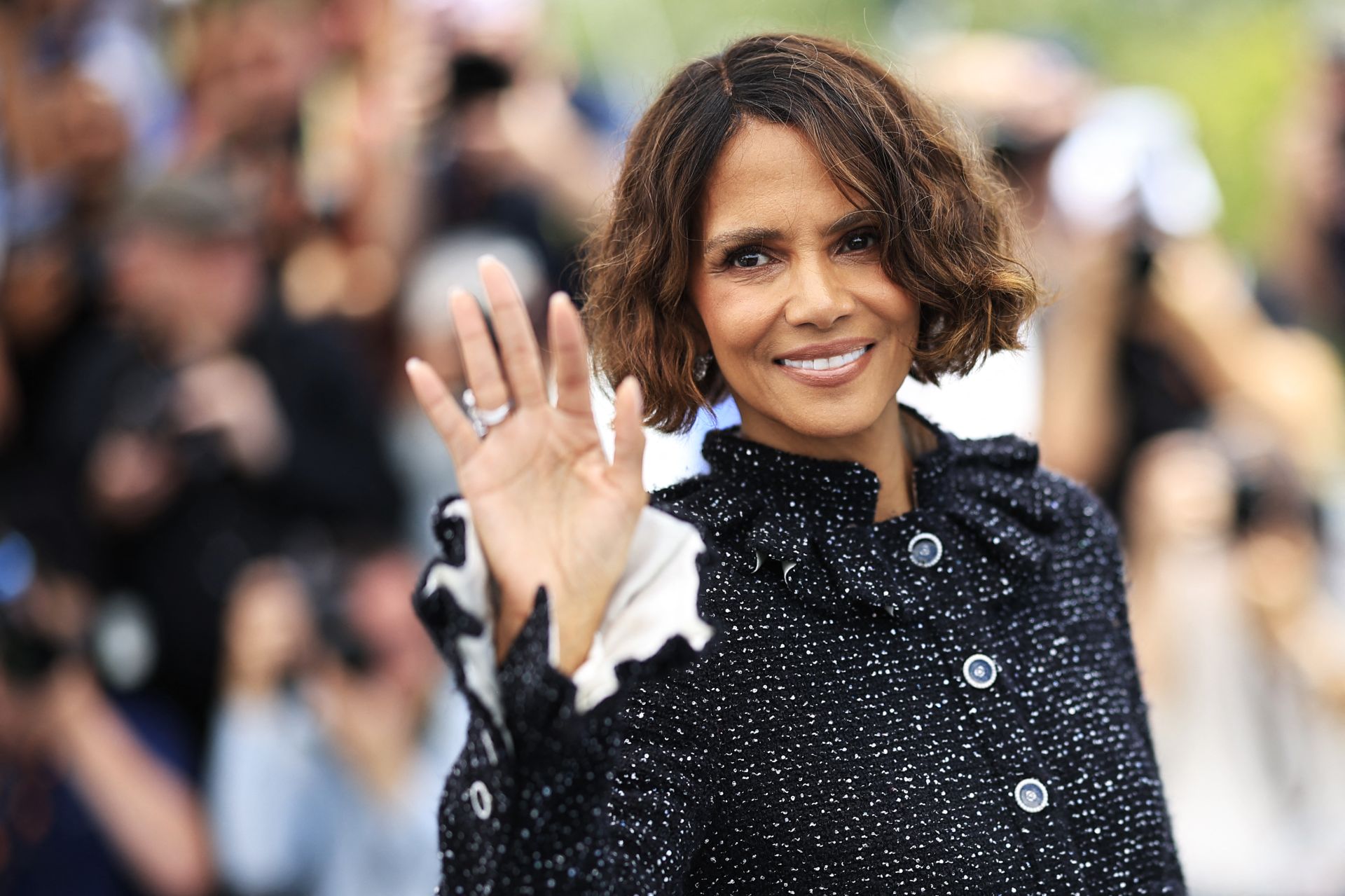 Halle Berry contrainte de «changer» de robe pour l'ouverture du Festival de Cannes
