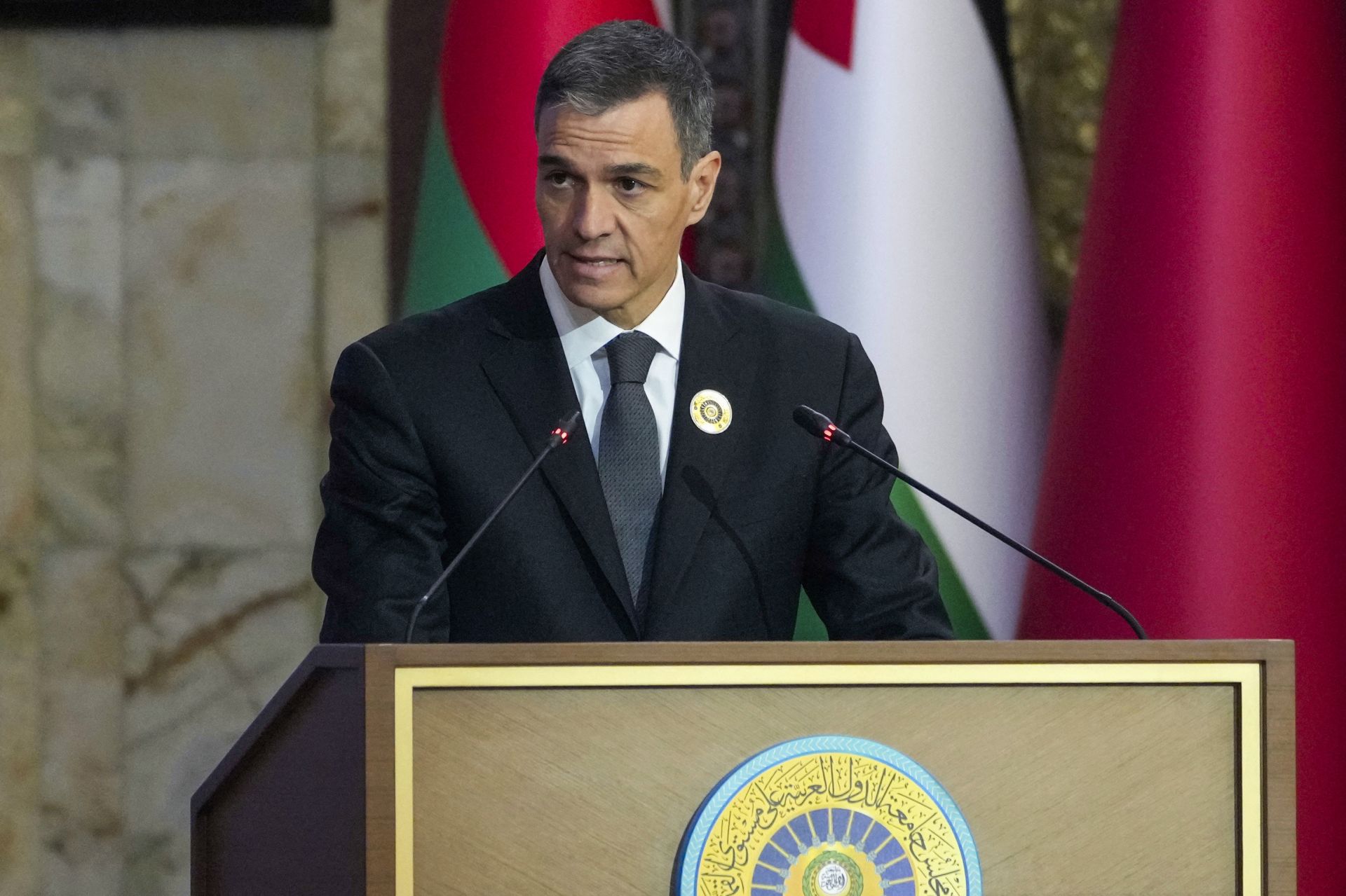 Au sommet arabe, l'Espagne veut faire pression sur Israël pour «arrêter le massacre» à Gaza