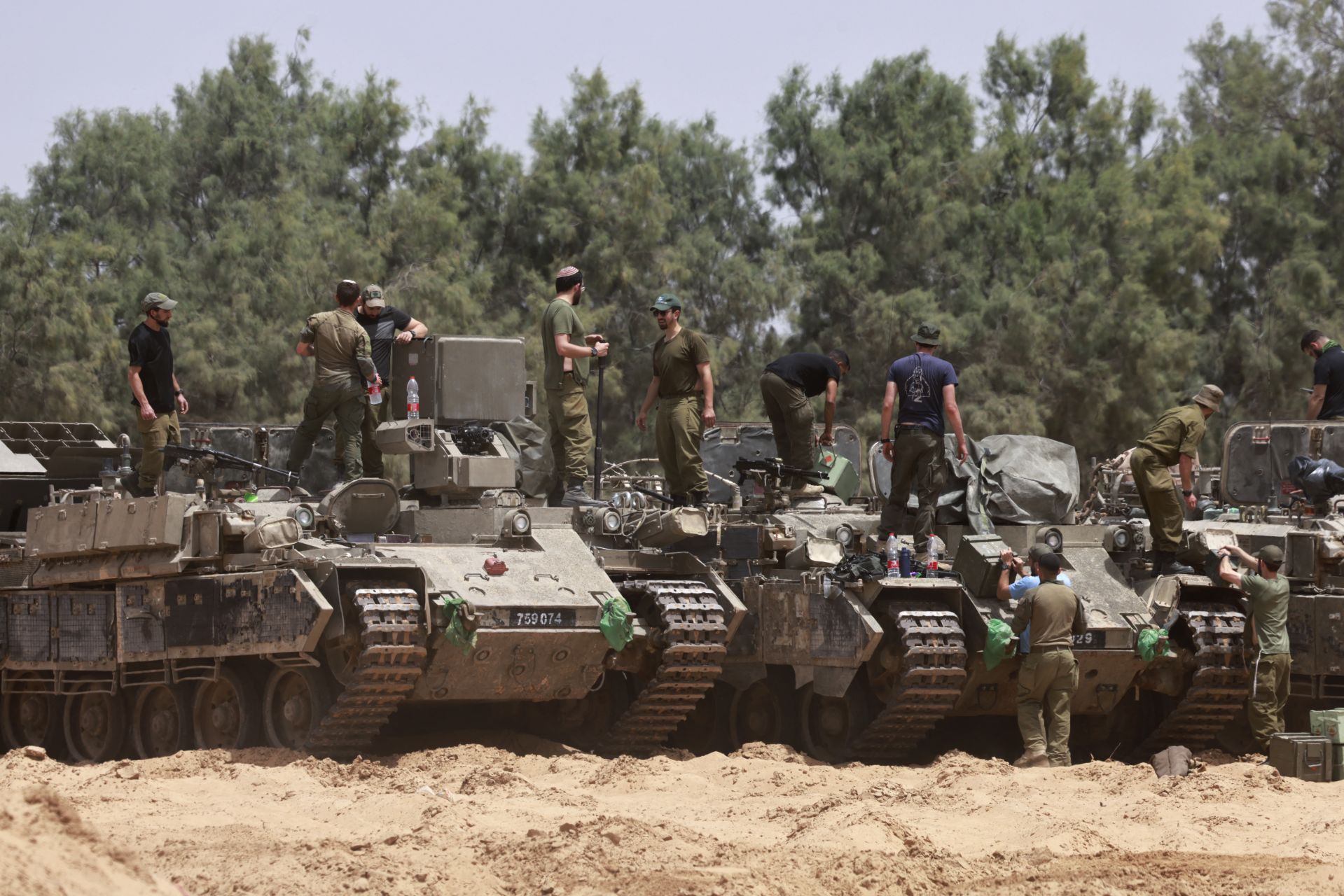 Hamas Reportedly Agrees to Release Israeli Hostages for 60-Day Ceasefire and Palestinian Prisoner Release