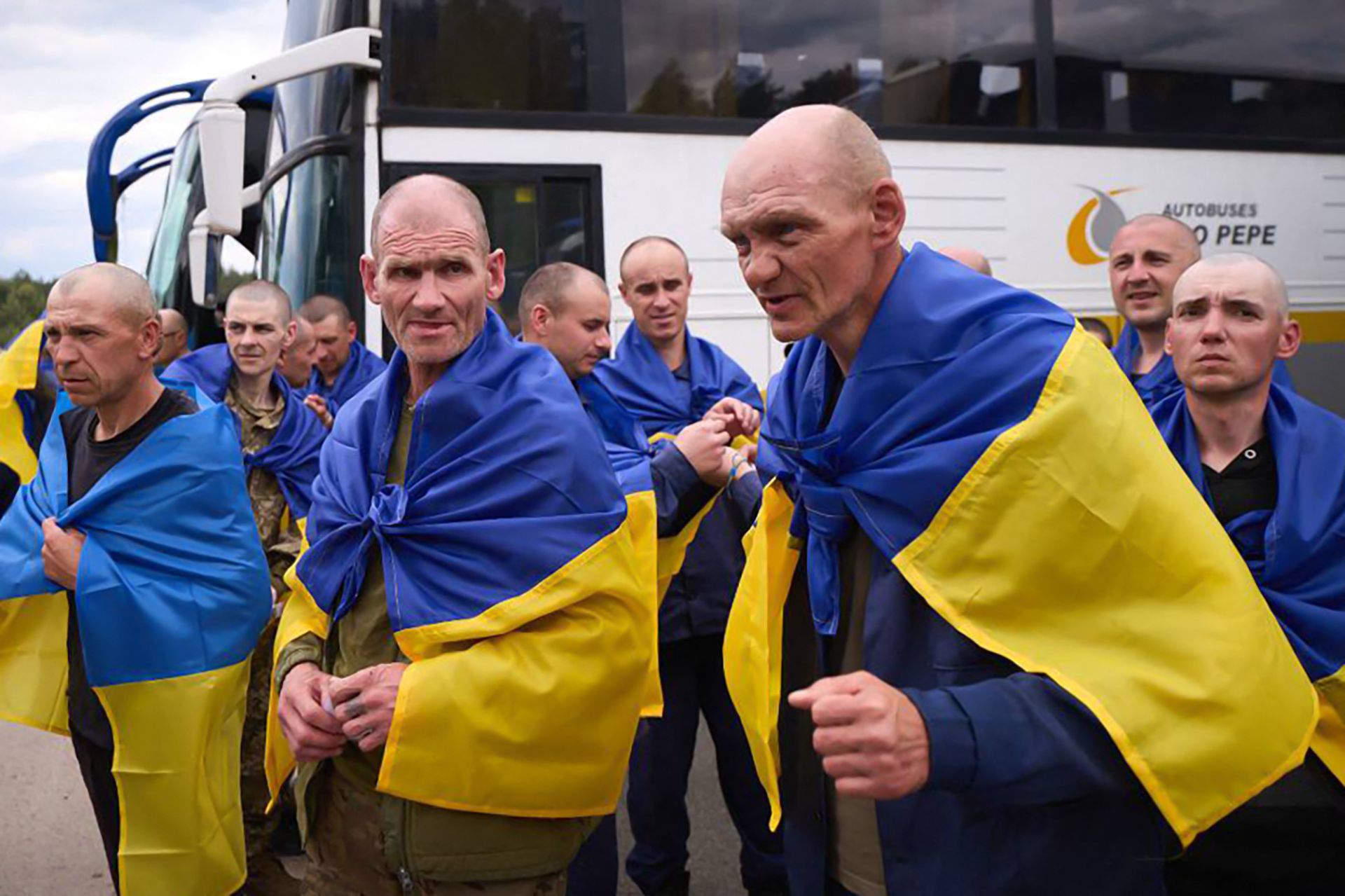 La Russie et l'Ukraine ont échangé 303 prisonniers de guerre de chaque camp