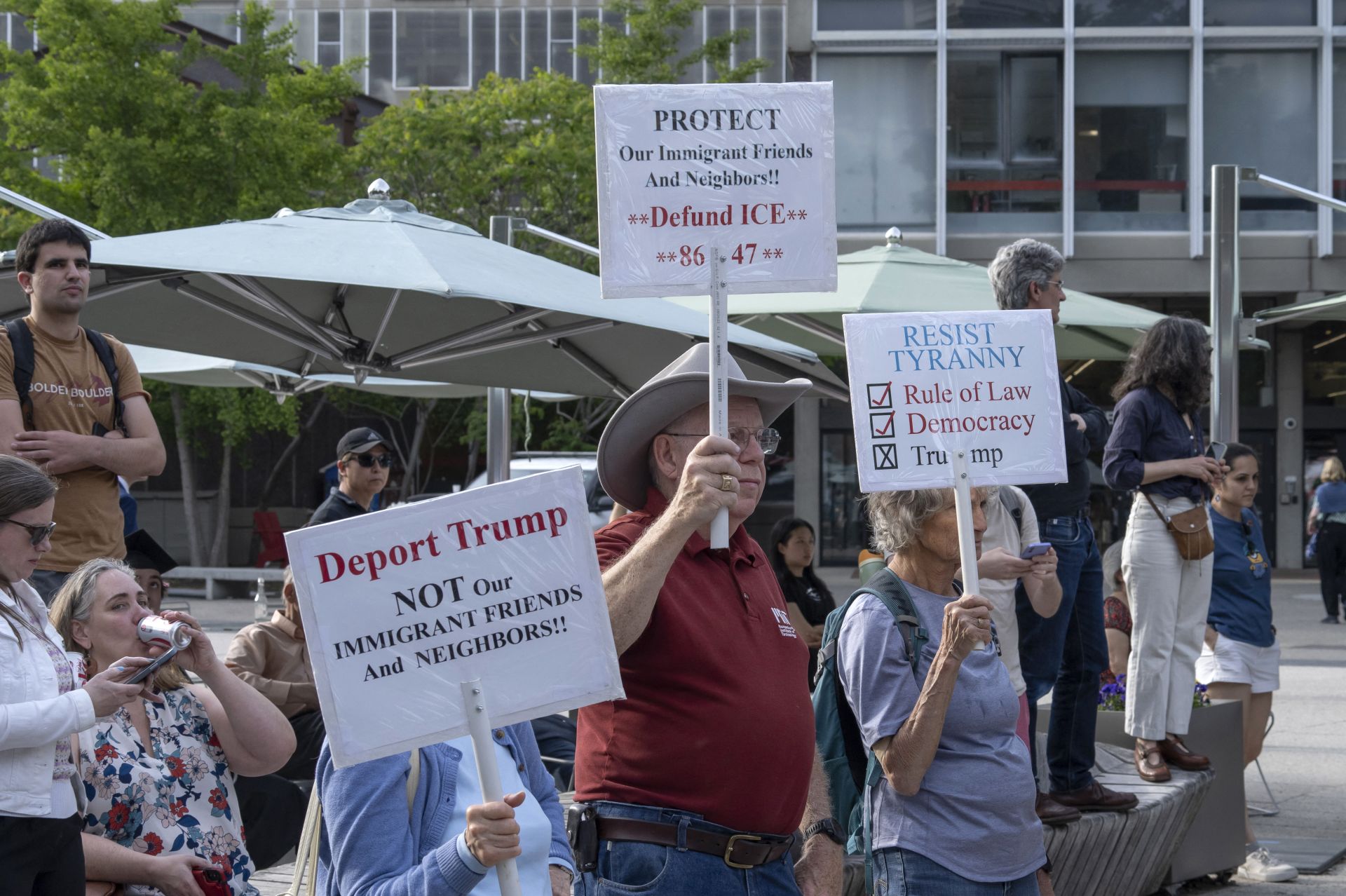 Le Japon appelle ses universités à accepter les étudiants touchés par le blocage américain