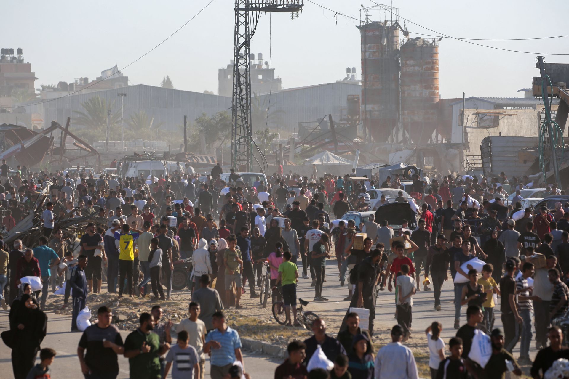 Western Nations Call for Immediate End to Gaza War as Israel Expands Offensive