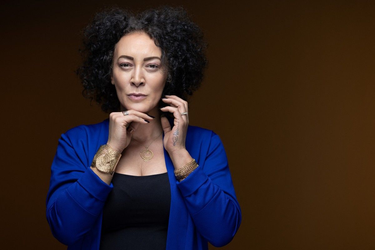 Juliette Fievet: la voix bienveillante qui dévoile les coulisses du rap