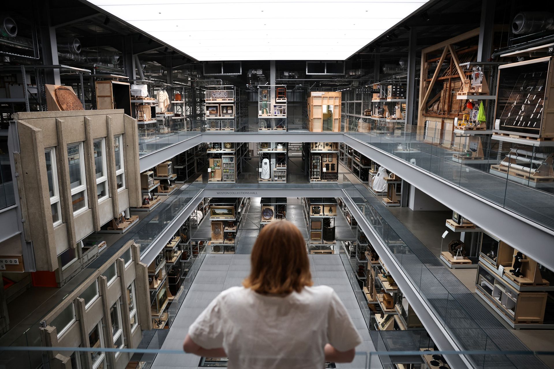 Londres : le Victoria & Albert Museum ouvre ses réserves au public